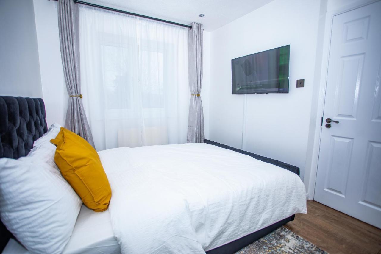 Hotel La Vida In Casa à Thamesmead  Extérieur photo
