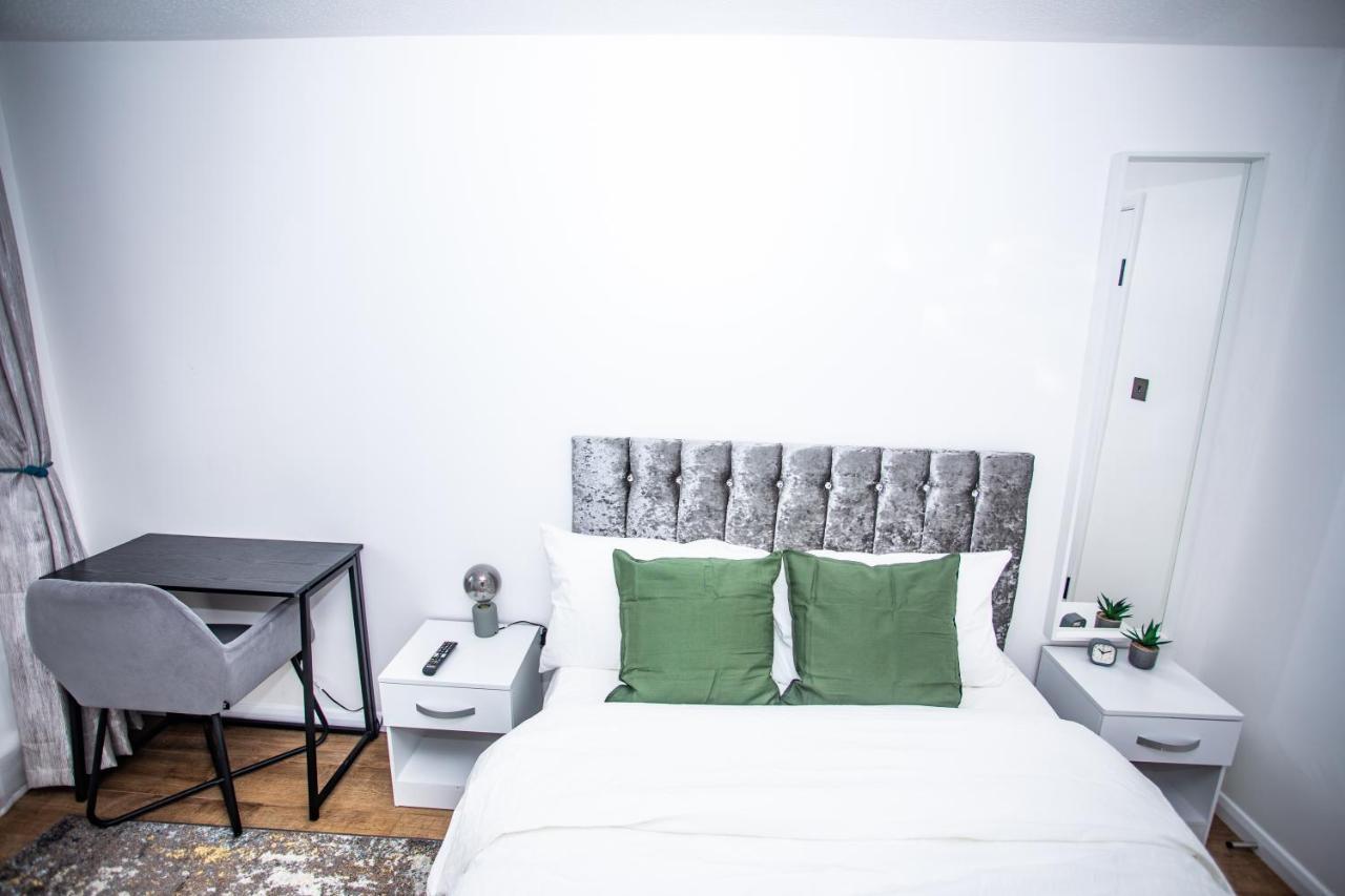 Hotel La Vida In Casa à Thamesmead  Extérieur photo