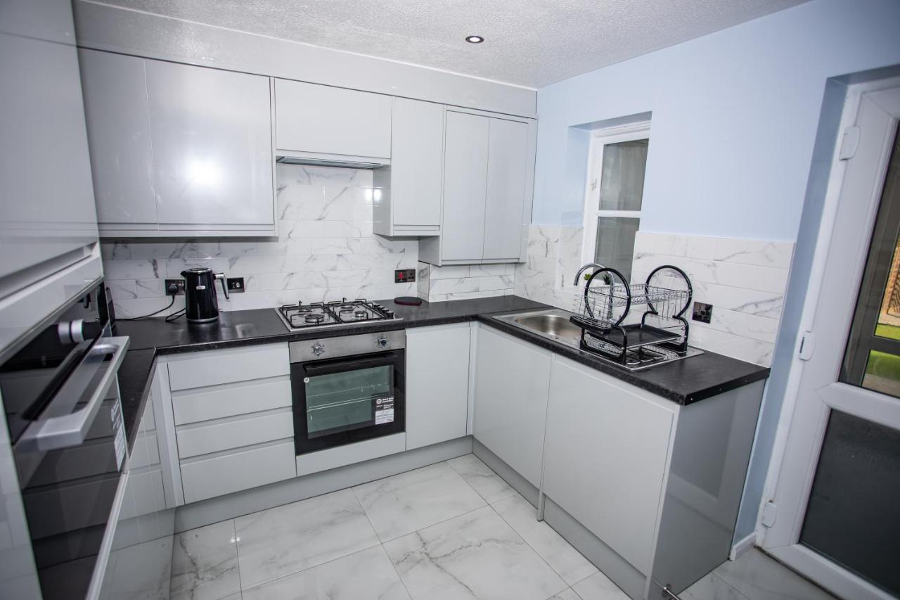 Hotel La Vida In Casa à Thamesmead  Extérieur photo